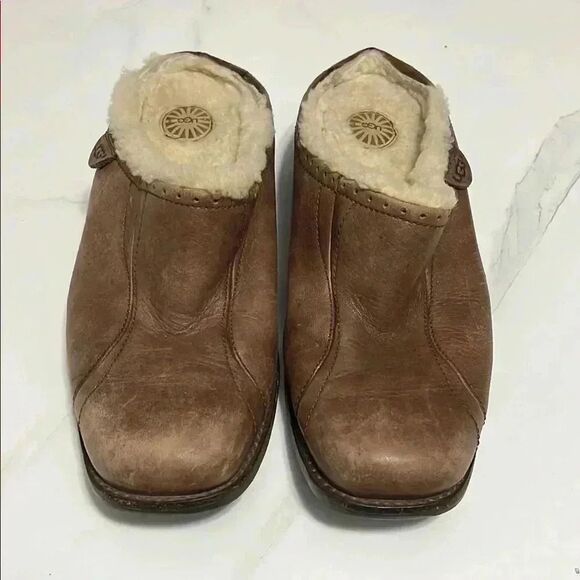 UGG Shoes - UGG Brown Sheepskin Lined Shoes